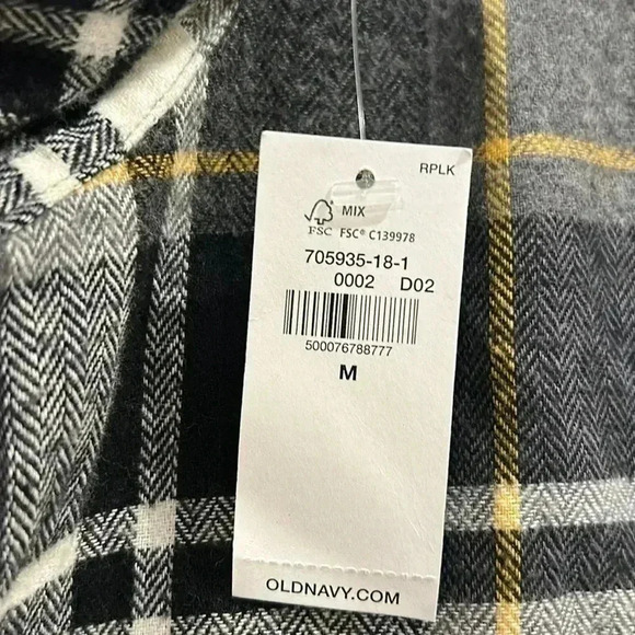 Old Navy Men’s flannel - Picture 5 of 7